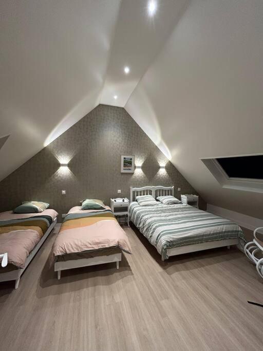 Maison Familiale Face A La *