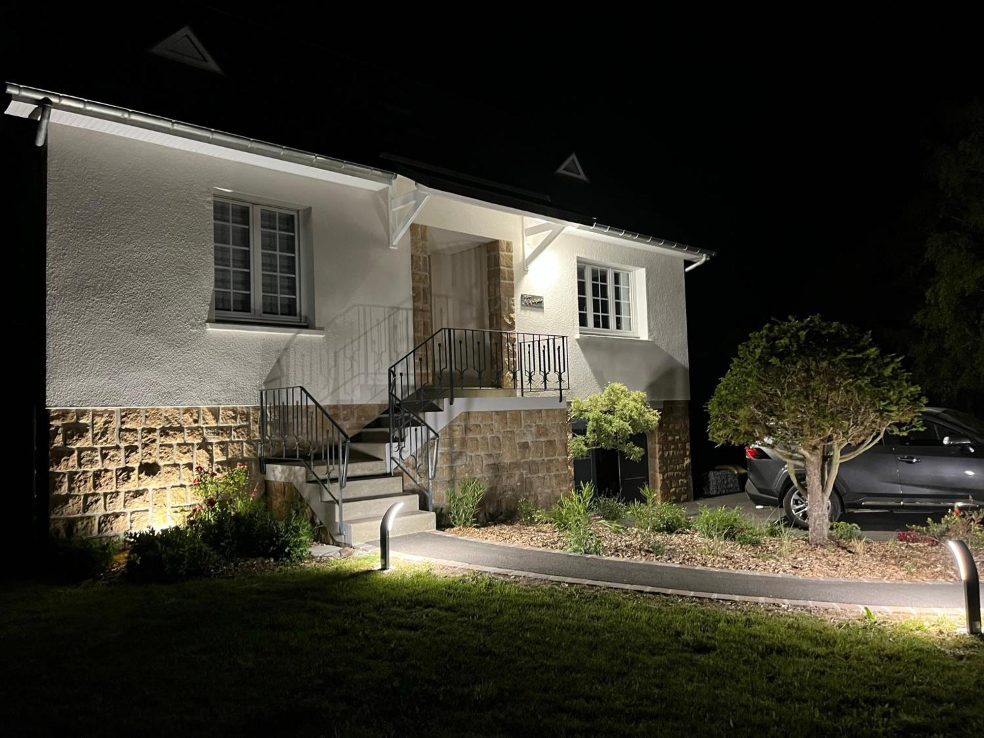 Maison Familiale Face A La *